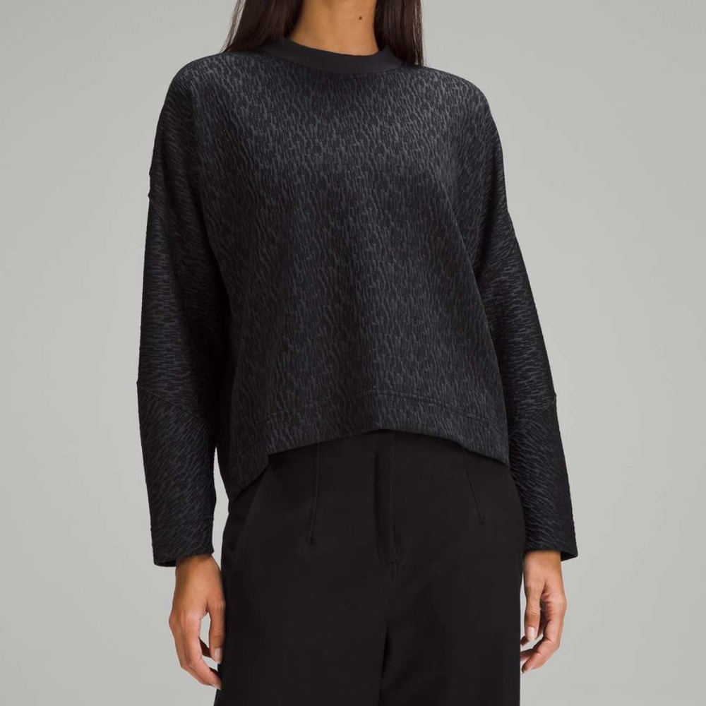 NWT!🍋🍋Lululemon Textured Jacquard Crewneck Pullover🍋🍋. Size 4. Espresso.